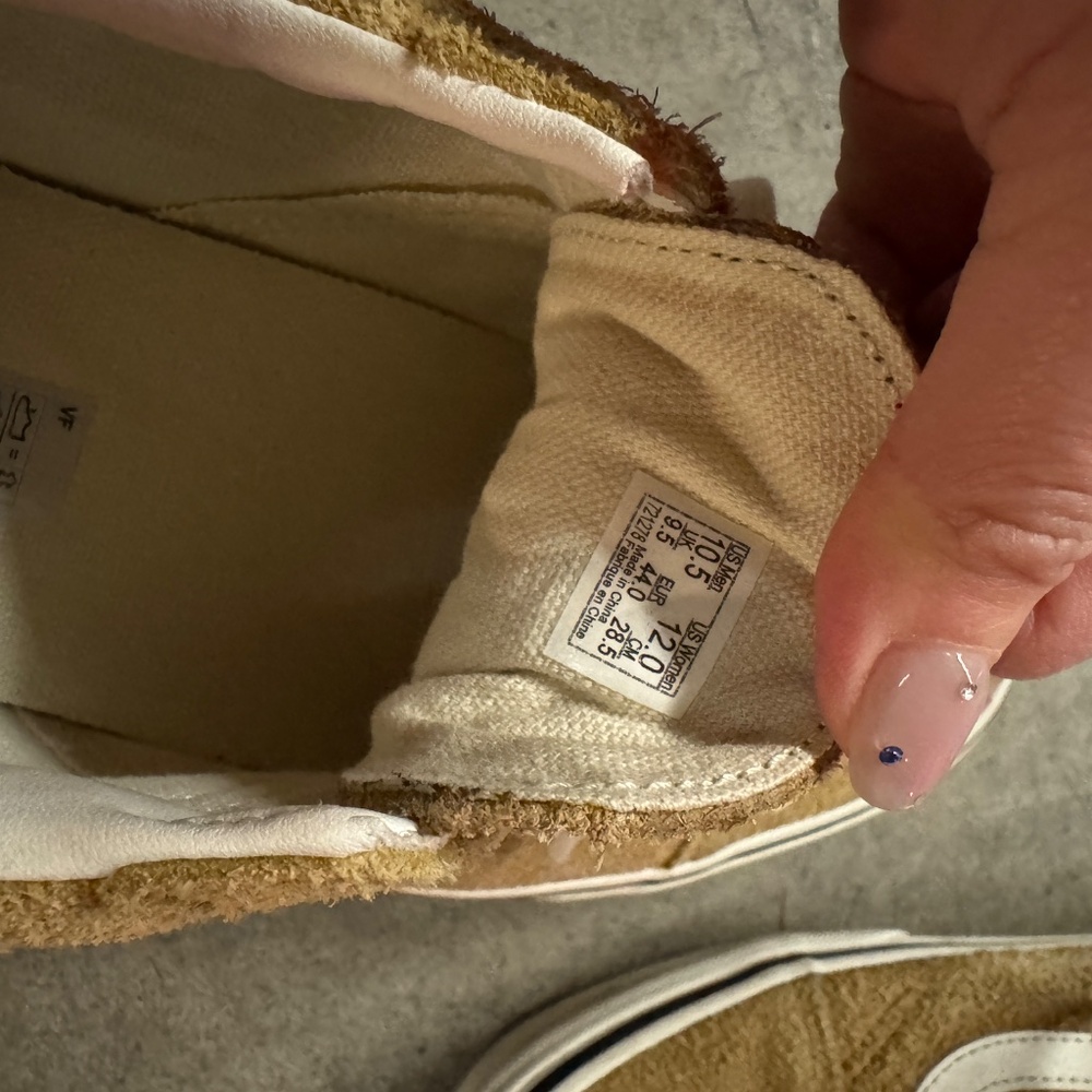Vans - Picture 3 of 7